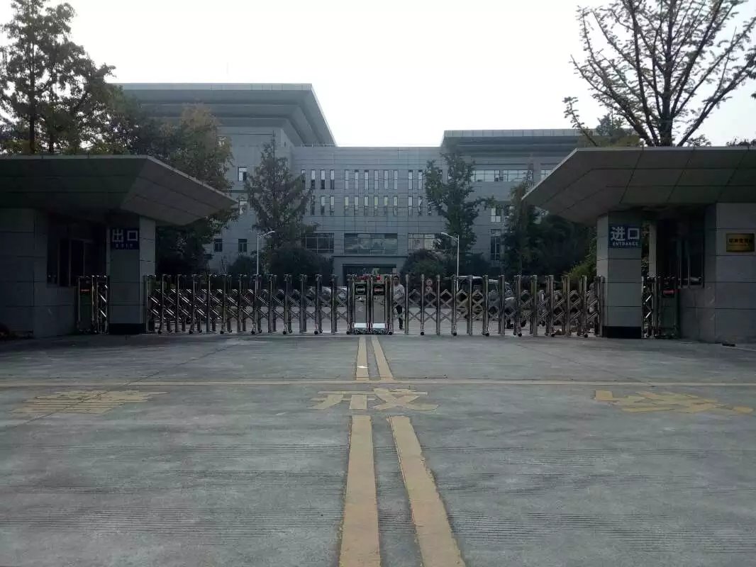定安定安四川消防总队伸缩门